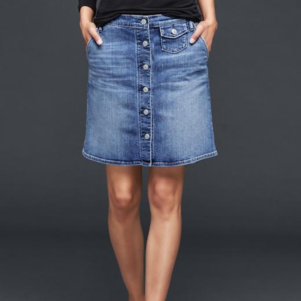 Gap 1969 Denim Button Skirt- Size 26/6 (NWOT)